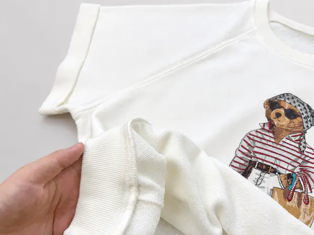 Bear Graphic Short-Sleeve Sweatshirt in White, product image 4 of 8
