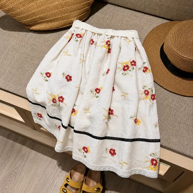 Floral Midi Skirt in Cream White, product image 5 of 6