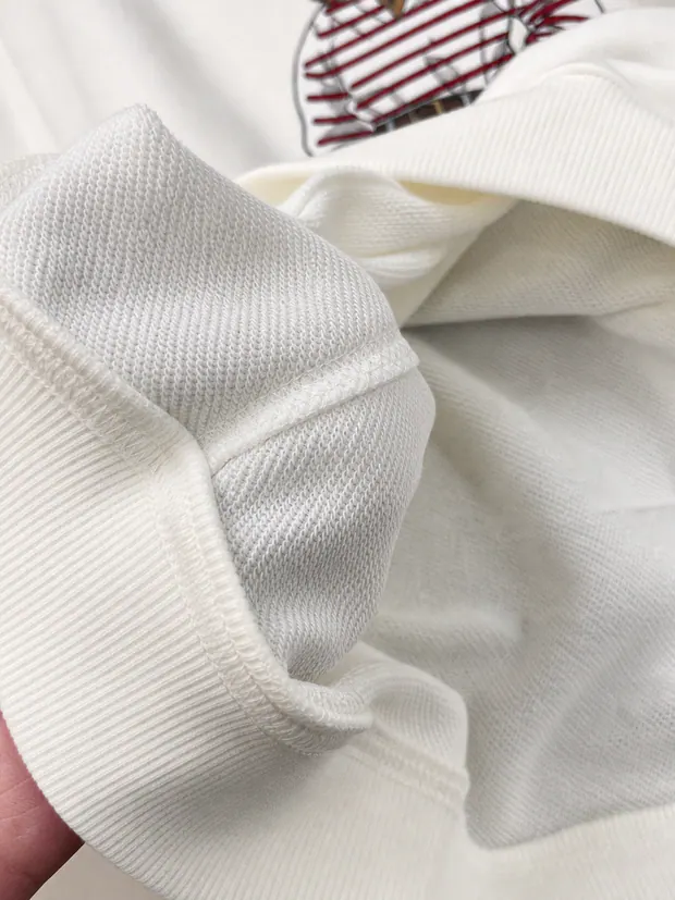 Bear Graphic Short-Sleeve Sweatshirt in White, product image 8 of 8