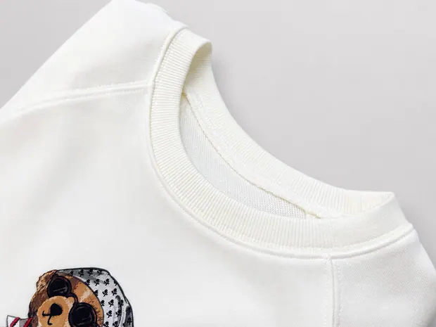Bear Graphic Short-Sleeve Sweatshirt in White, product image 5 of 8
