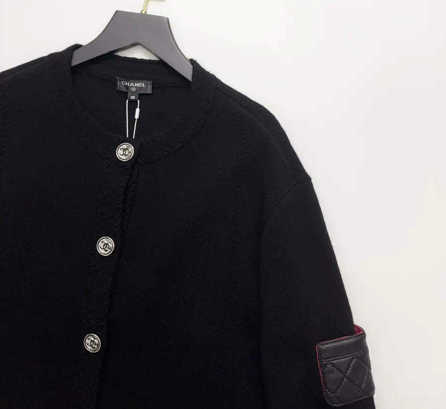 Black Slim-Fit Sleeveless Knit Top in Black, product view 05