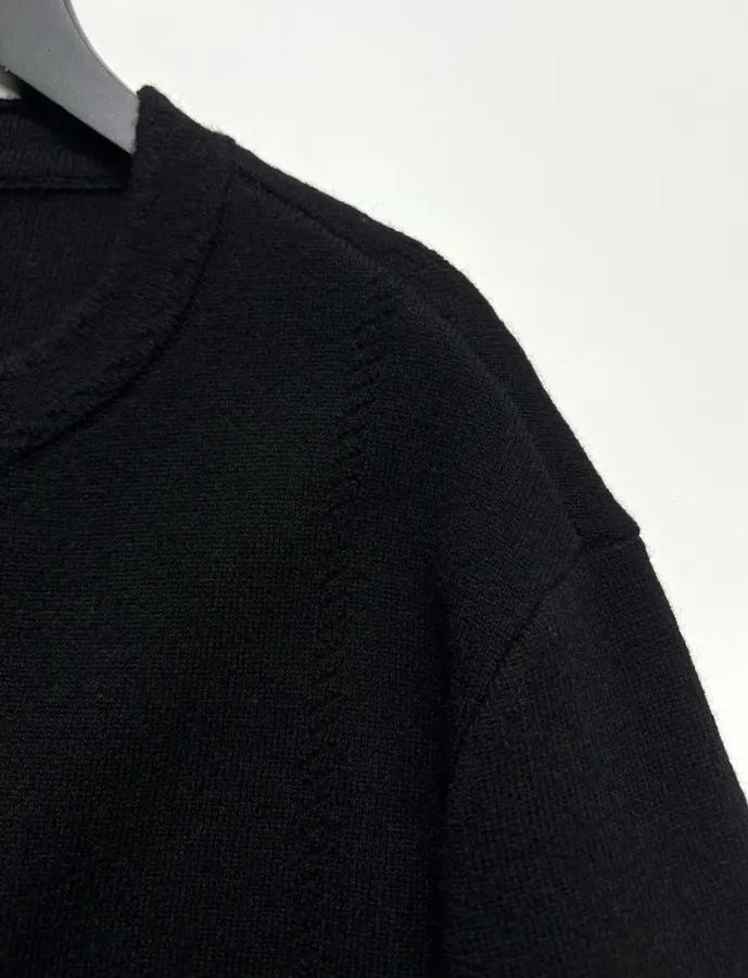 Black Slim-Fit Sleeveless Knit Top in Black, product view 06
