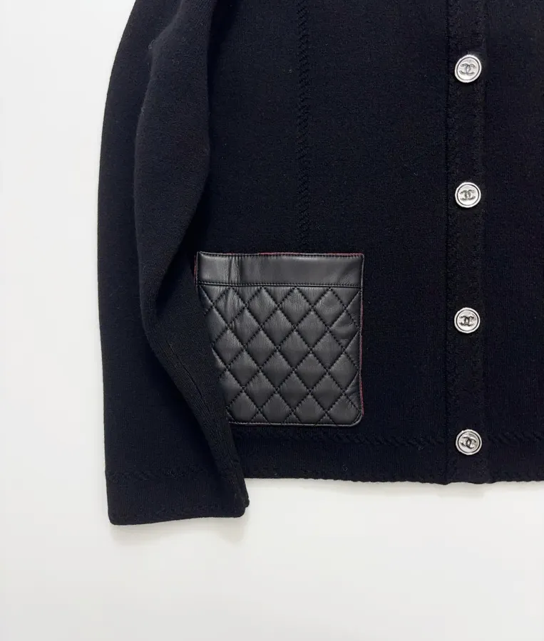 Black Slim-Fit Sleeveless Knit Top in Black, product view 07