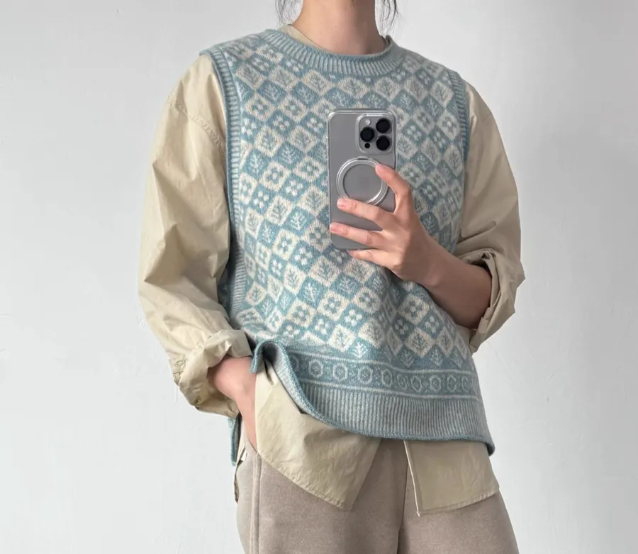 Retro Japanese-style All-match Jacquard Loose-fit Classic Crewneck Vest Waistcoat in Light Blue, product view 02