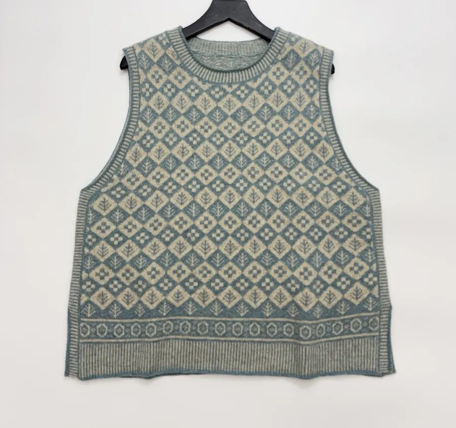 Retro Japanese-style All-match Jacquard Loose-fit Classic Crewneck Vest Waistcoat in Light Blue, product view 03