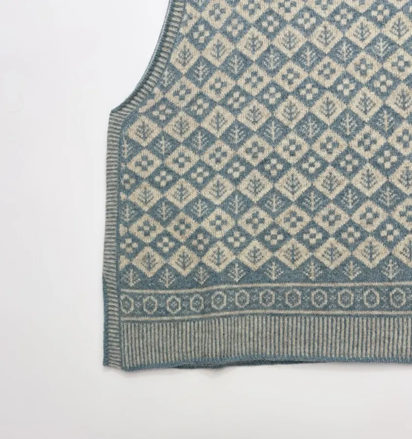 Retro Japanese-style All-match Jacquard Loose-fit Classic Crewneck Vest Waistcoat in Light Blue, product view 09