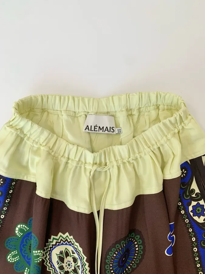 Retro Ethnic Floral Print Elastic-Waist Casual Shorts in Multicolor, product view 05