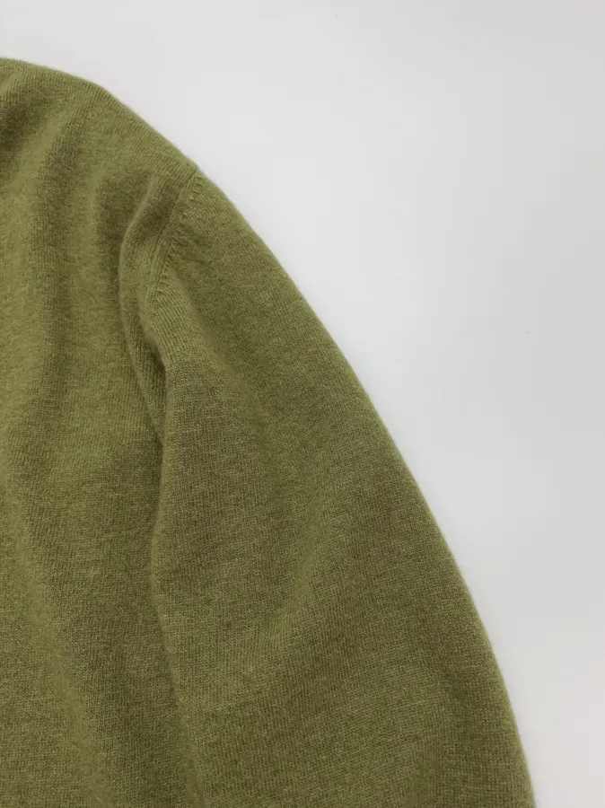 Double-Pocket V-Neck Wool Cropped Cardigan in Green, product view 07