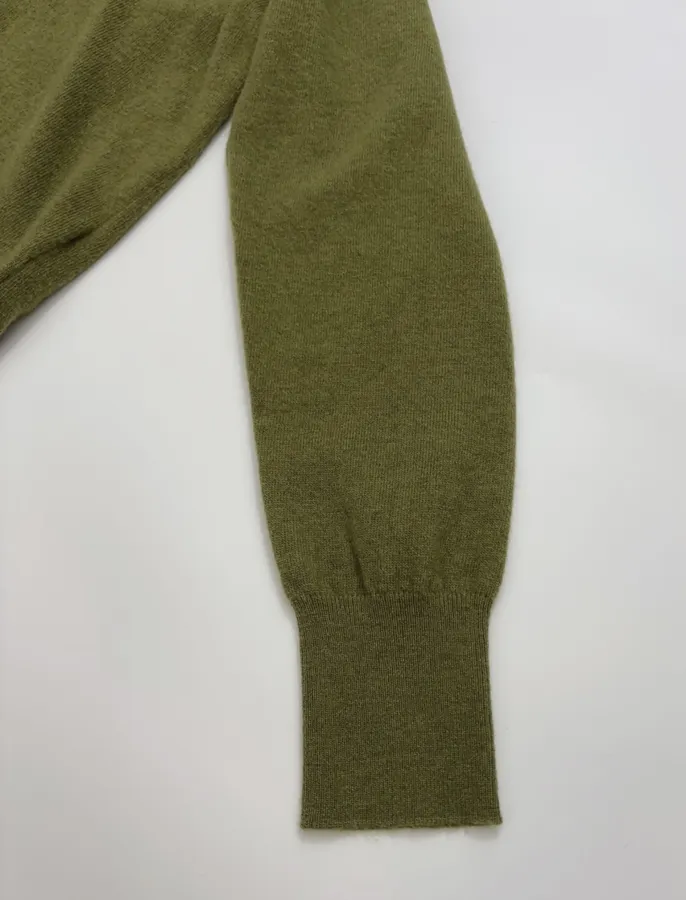 Double-Pocket V-Neck Wool Cropped Cardigan in Green, product view 08