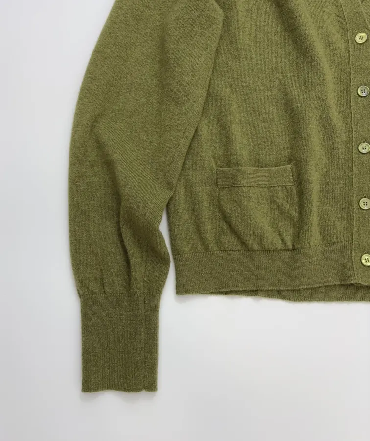 Double-Pocket V-Neck Wool Cropped Cardigan in Green, product view 10
