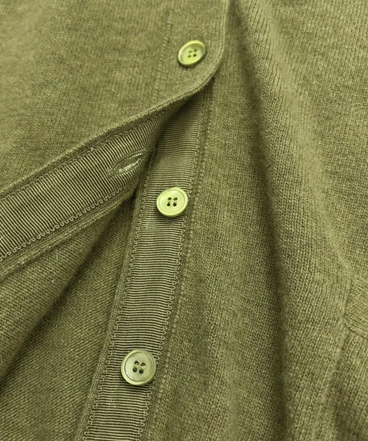 Double-Pocket V-Neck Wool Cropped Cardigan in Green, product view 15