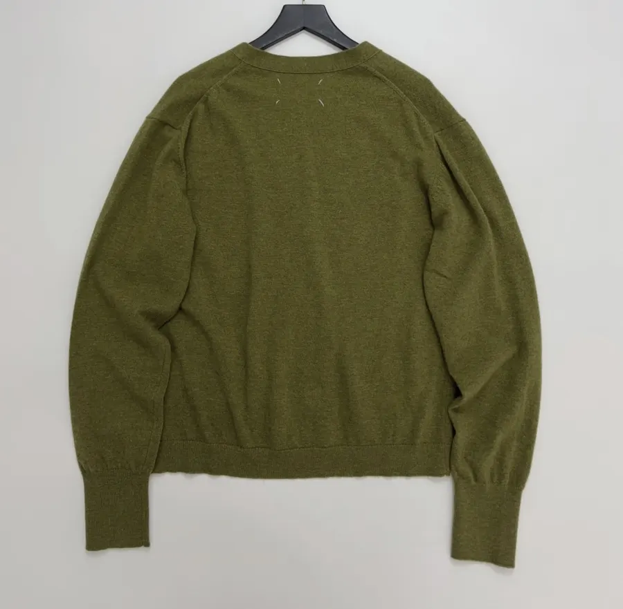 Double-Pocket V-Neck Wool Cropped Cardigan in Green, product view 16