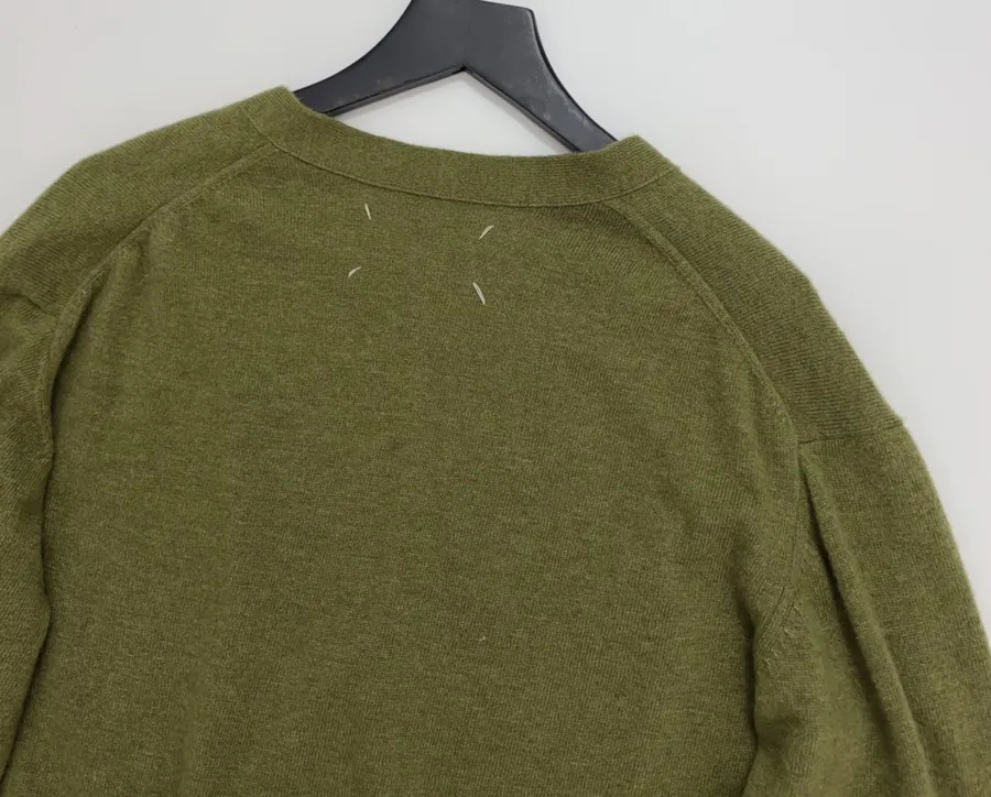 Double-Pocket V-Neck Wool Cropped Cardigan in Green, product view 17