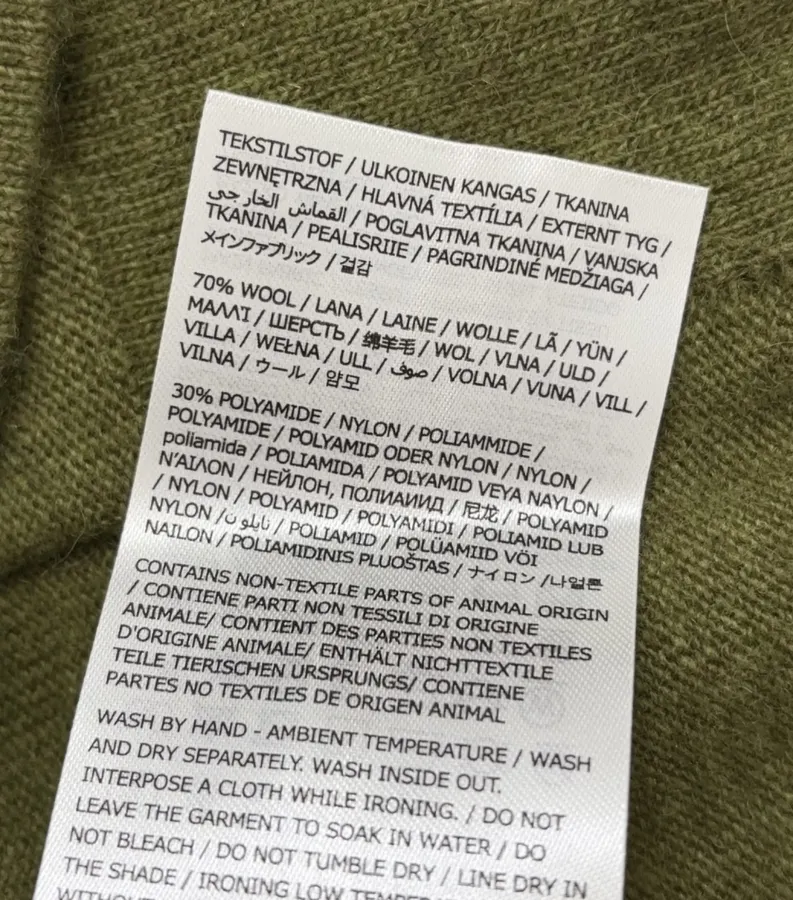 Double-Pocket V-Neck Wool Cropped Cardigan in Green, product view 18