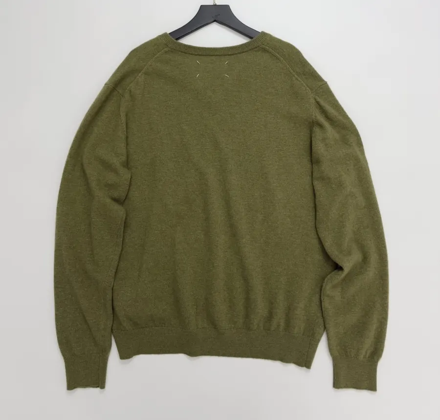 V-Neck Knitted Pullover Sweater in Green, product view 09