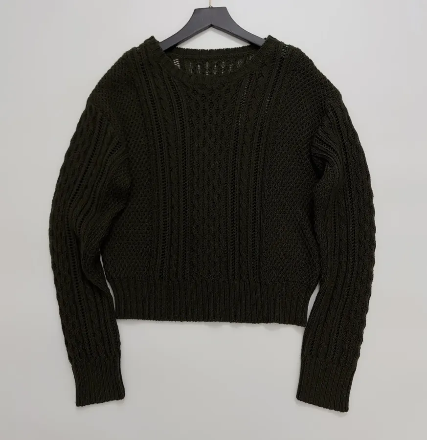 Loose-fit Cable-Knit Sweater Pullover in Olive Green, product view 04