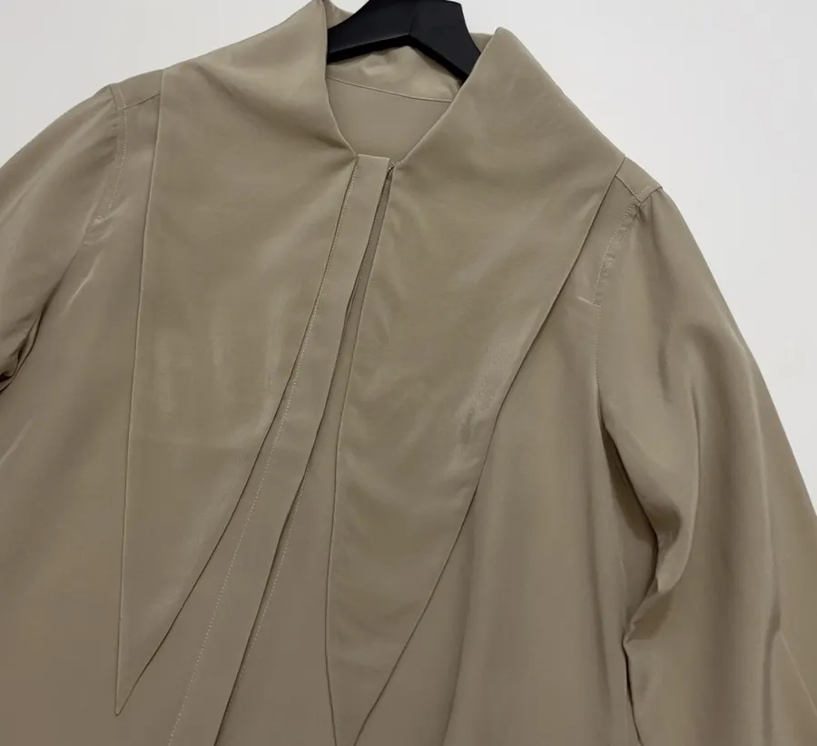 Silk Scarf Collar Double Crepe Real Silk Shirt Top in Beige, product view 08