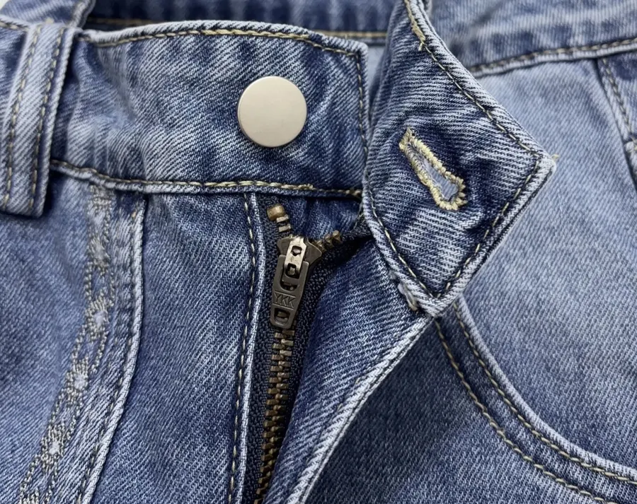 Blue Embroidered Cotton-Linen Washed Light Blue Cropped Jeans in Light Blue, product view 05