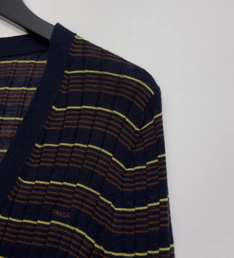 Striped Long-Sleeve Slim-Fit V-Neck Button-Down Knitted Cardigan Top in Black and Gold, product view 03