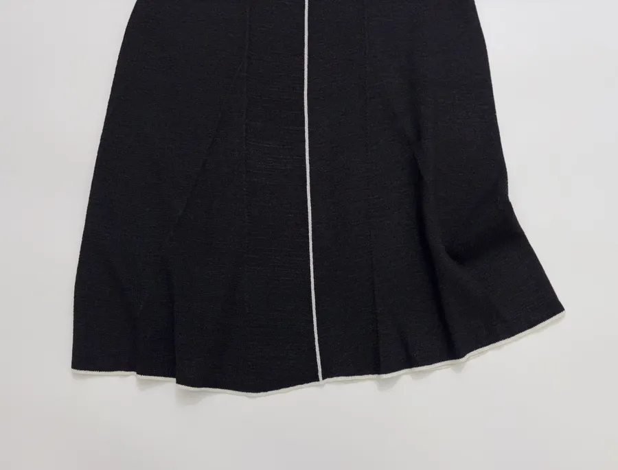 Wool-Silk Blend Black-and-White Colorblock Knitted Skirt in Black and White, product view 08