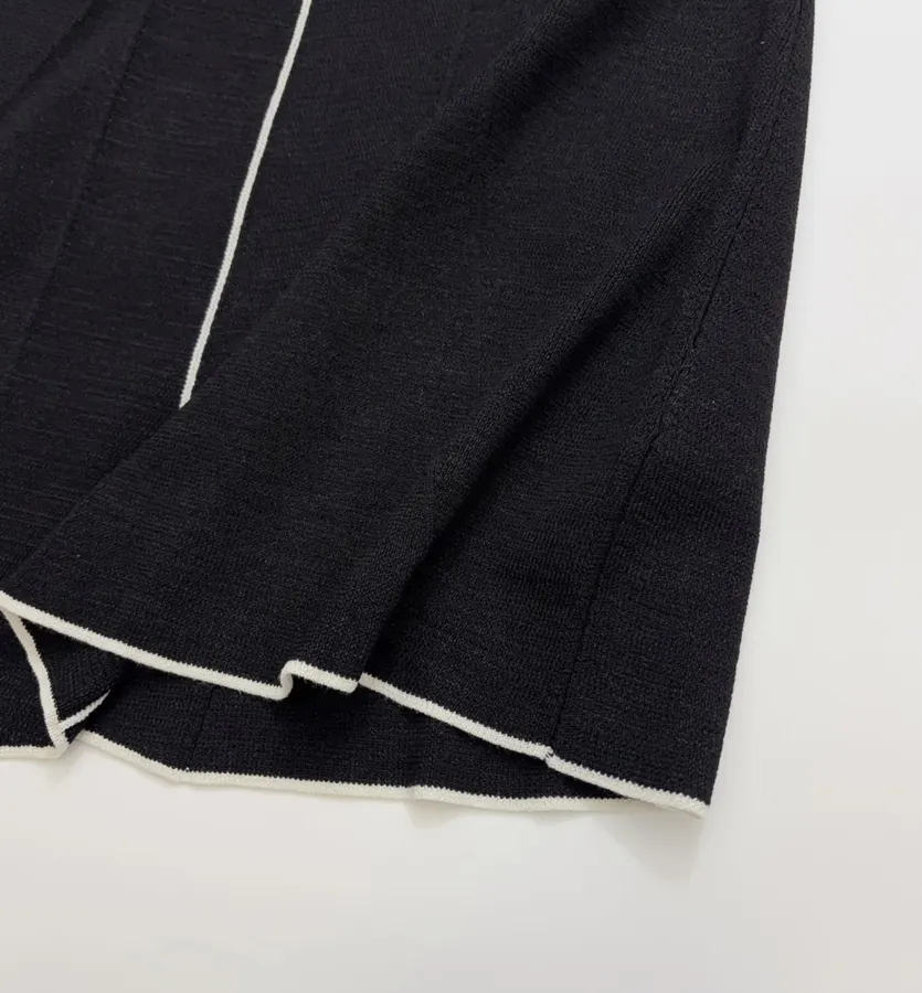 Wool-Silk Blend Black-and-White Colorblock Knitted Skirt in Black and White, product view 14