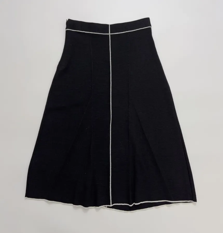 Wool-Silk Blend Black-and-White Colorblock Knitted Skirt in Black and White, product view 15