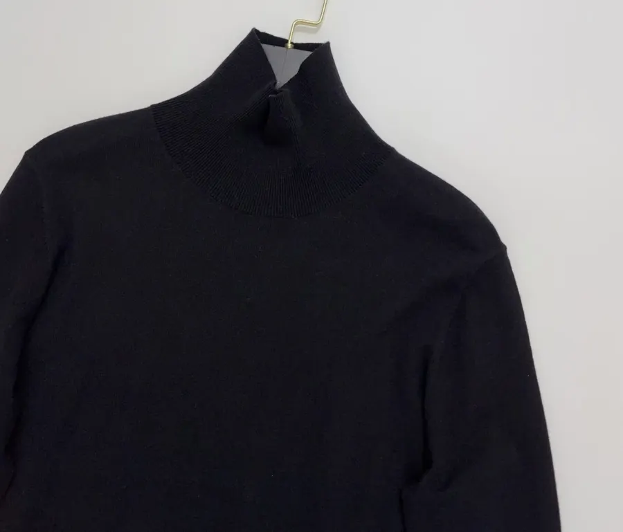 Solid-Color High-Neck Cashmere Base Layer Top in Navy, product view 02