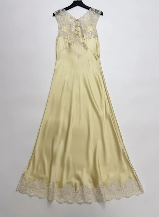 Silk-and-Lace Backless Bow-Tie Sleeveless Maxi Dress in Pale Yellow, product view 01