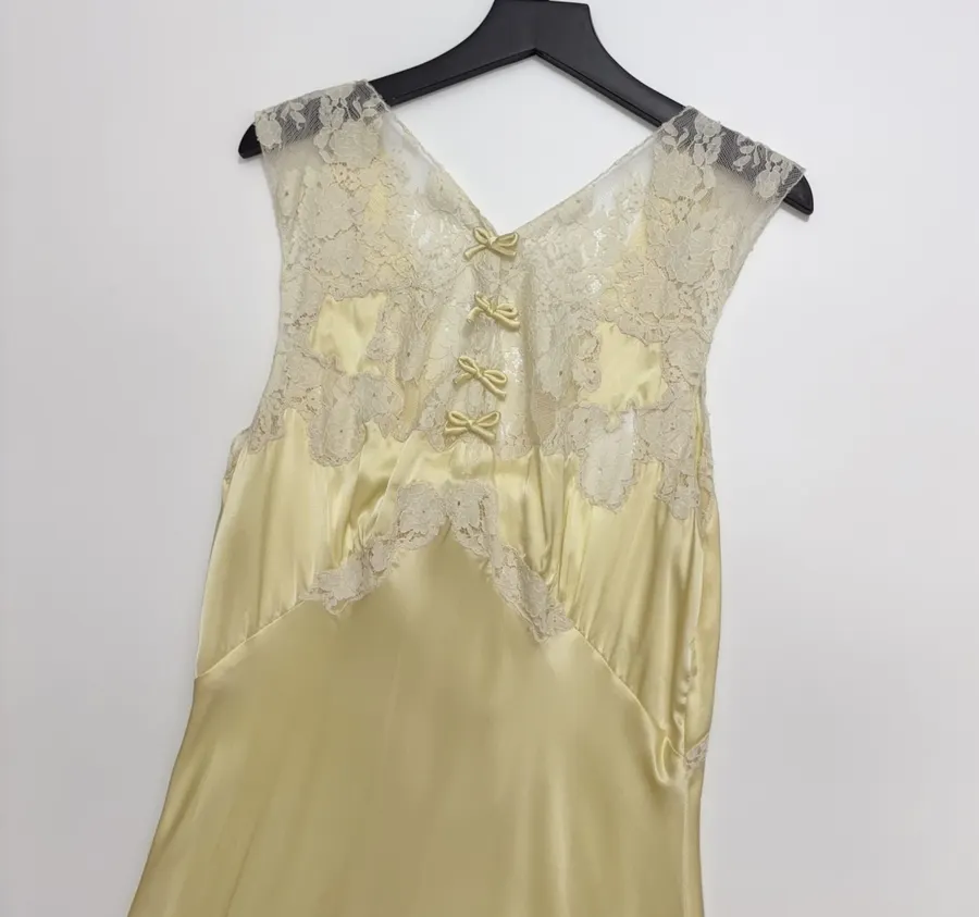 Silk-and-Lace Backless Bow-Tie Sleeveless Maxi Dress in Pale Yellow, product view 02