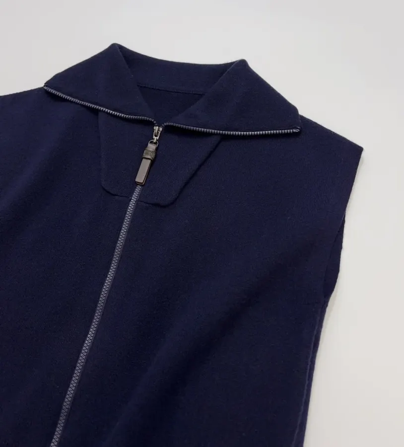 Cashmere-Wool Blend Zip-Up Knit Vest in Navy, product view 02