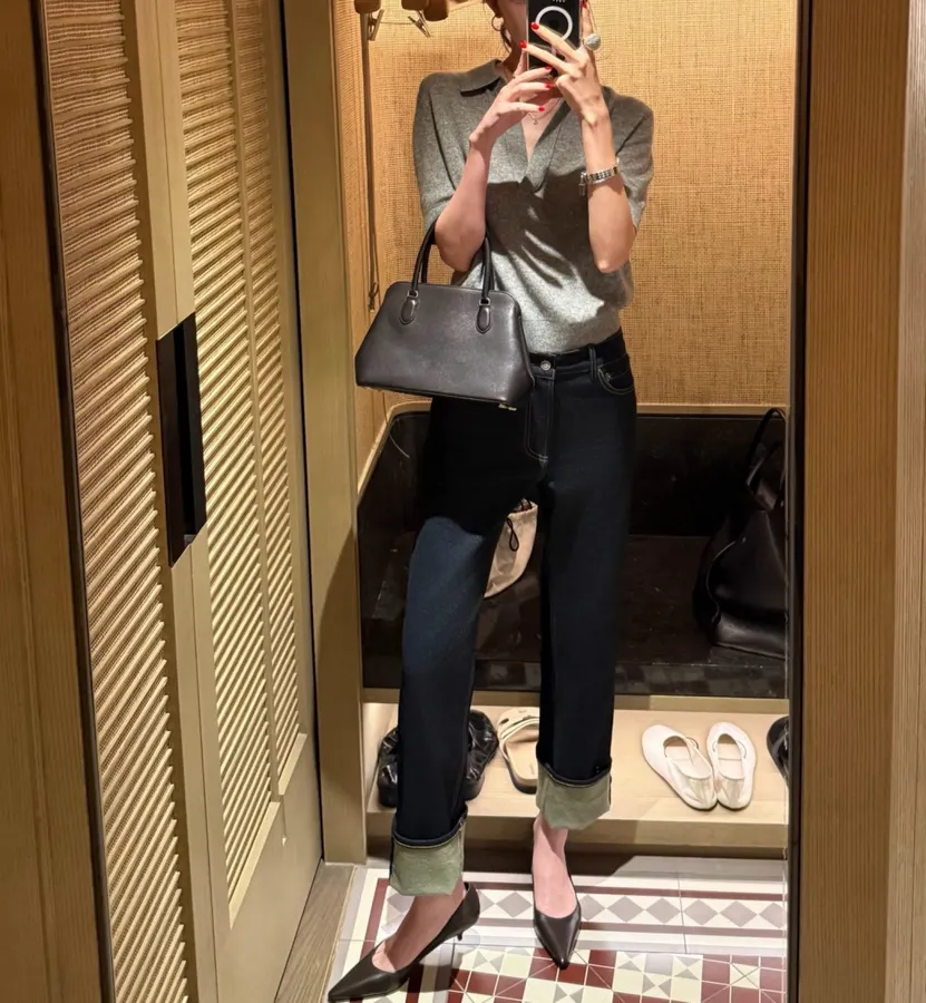 Dark Blue High-Waist Cropped Straight Jeans in Navy, product view 03