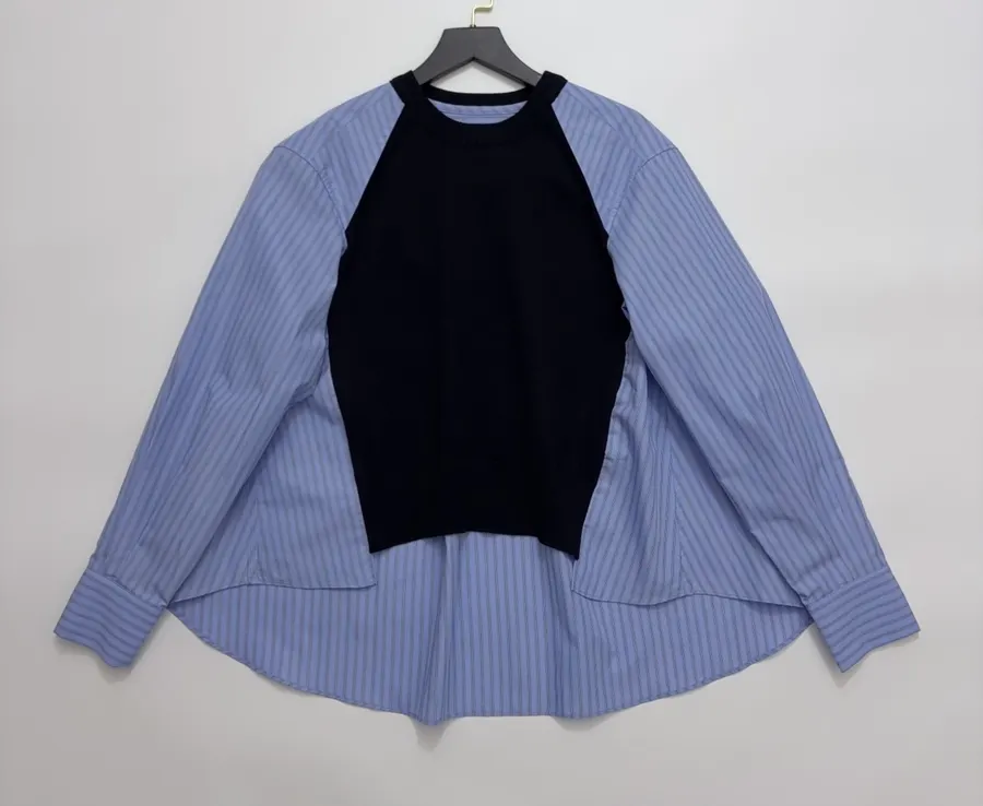 Top Irregularmente Empalmado in Navy and Blue, product view 01