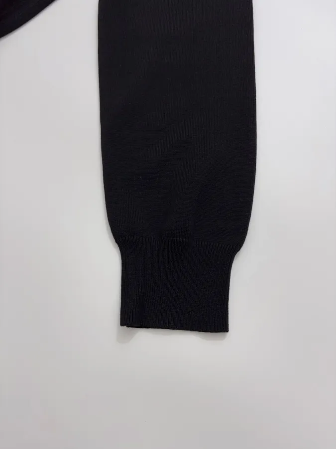 Letter Crew Neck Long-Sleeve Knitted Pullover Sweater in Black, product view 08