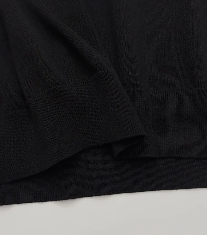 Letter Crew Neck Long-Sleeve Knitted Pullover Sweater in Black, product view 11