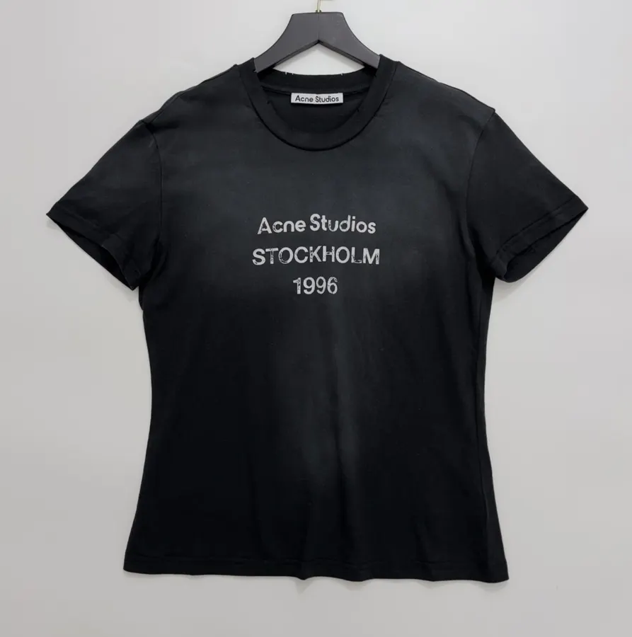 Distressed Vintage Short-Sleeve T-Shirt Top in Black, product view 01