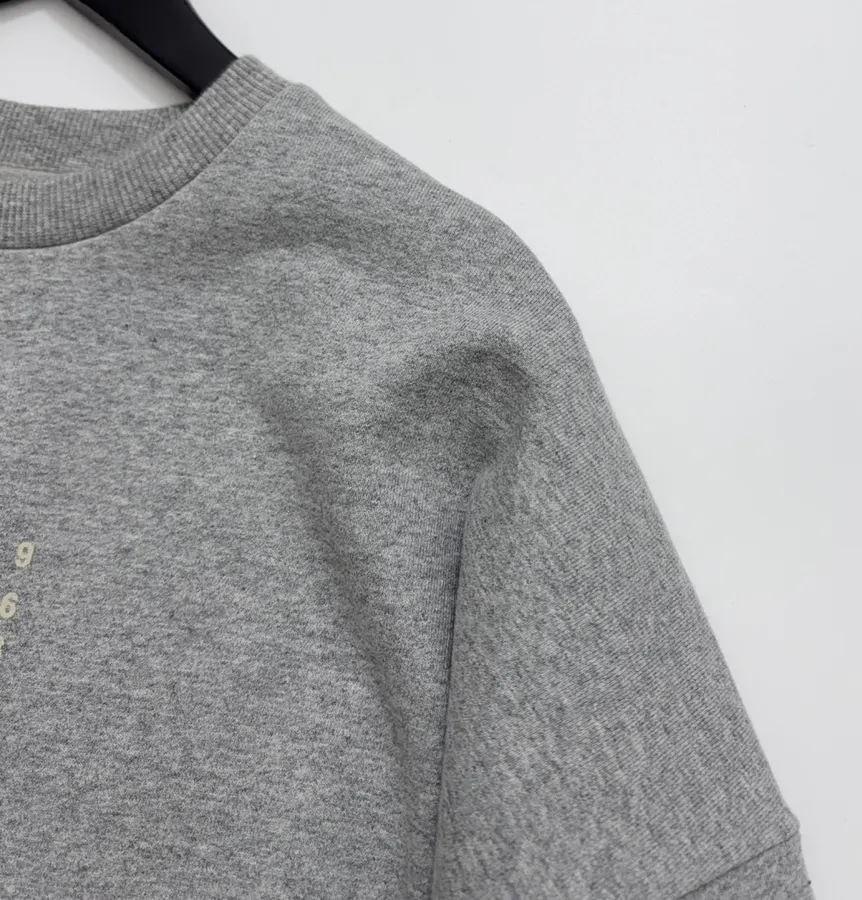 Gray Simple Letter Crewneck Loose Long-Sleeve Sweatshirt Top in Gray, product view 03