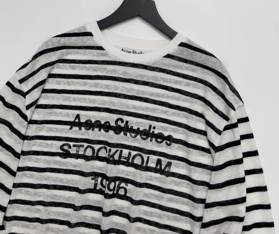 Letter-Striped Loose Long-Sleeve T-Shirt Top in Black and White, product view 02
