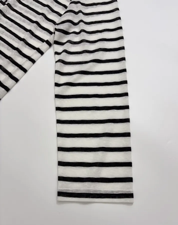 Letter-Striped Loose Long-Sleeve T-Shirt Top in Black and White, product view 07