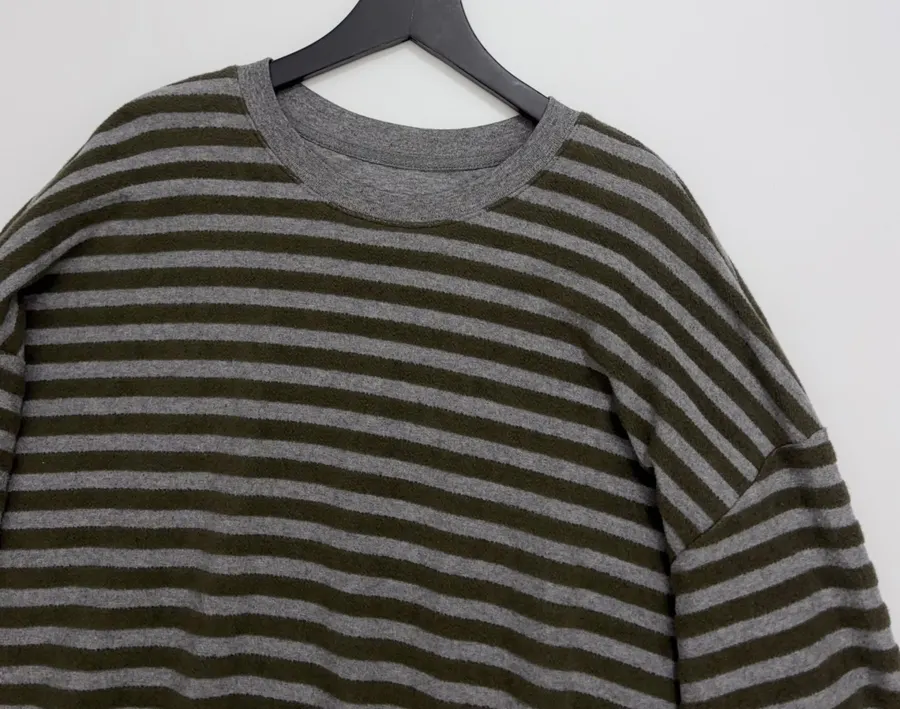 Striped Lazy Crewneck Loose Long-Sleeve T-Shirt in Charcoal, product view 03