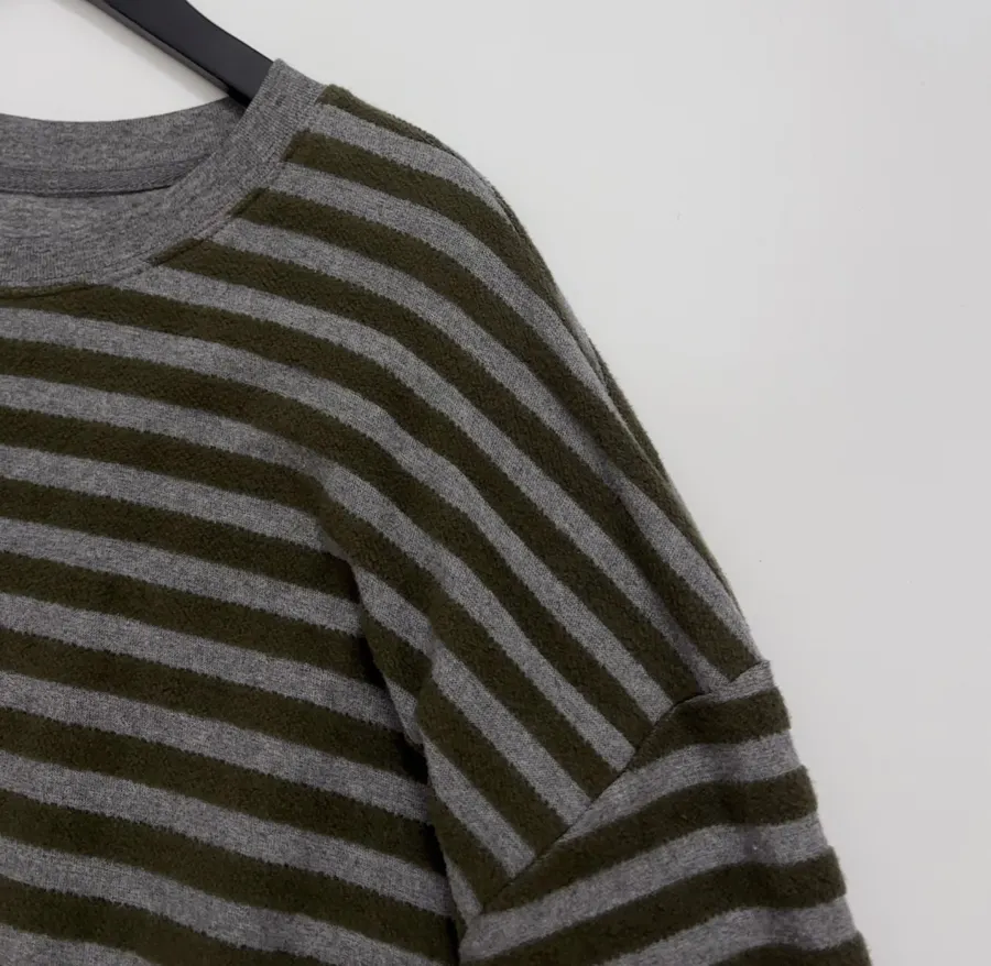 Striped Lazy Crewneck Loose Long-Sleeve T-Shirt in Charcoal, product view 04