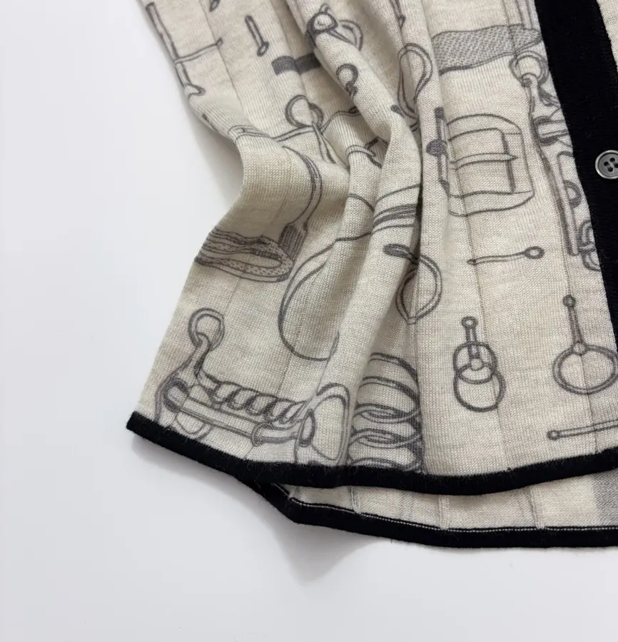 Printed Crew-Neck Long-Sleeve Knitted Cardigan in Beige and Black, product view 08