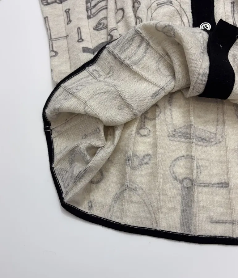 Printed Crew-Neck Long-Sleeve Knitted Cardigan in Beige and Black, product view 09