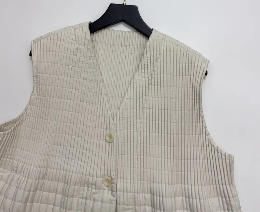 Asymmetric Hand-Pleated Sleeveless Vest in Light Gray, product view 02