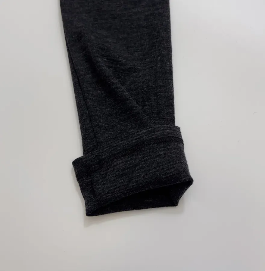 Solid Color Minimalist Wool Slim-Fit Pullover Bottoming Top in Black, product view 06