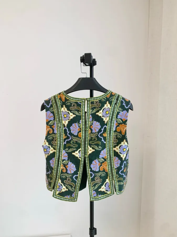 Black Multicolour Floral Sleeveless Vest in Black Multicolor, product view 05