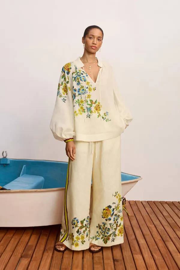 Floral V-Neck Shirt | Lightweight Plant Print Loose Long-Sleeve Blouse in Off-White, product view 04