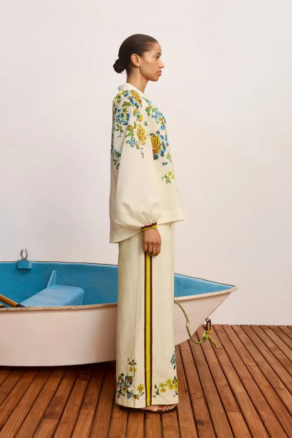 Floral V-Neck Shirt | Lightweight Plant Print Loose Long-Sleeve Blouse in Off-White, product view 05