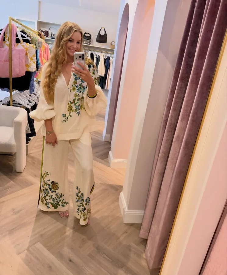 Floral V-Neck Shirt | Lightweight Plant Print Loose Long-Sleeve Blouse in Off-White, product view 12