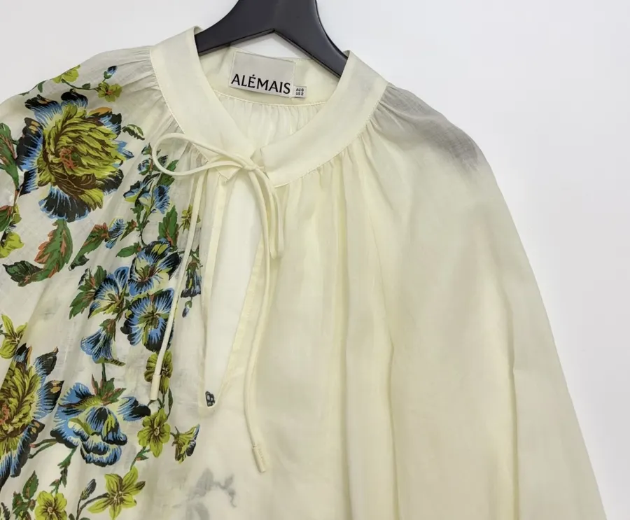 Floral V-Neck Shirt | Lightweight Plant Print Loose Long-Sleeve Blouse in Off-White, product view 15