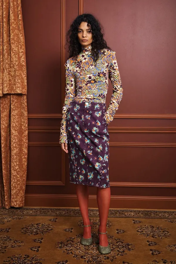 Paisley Mock-Neck Ruched Fitted Top in Purple, product view 04